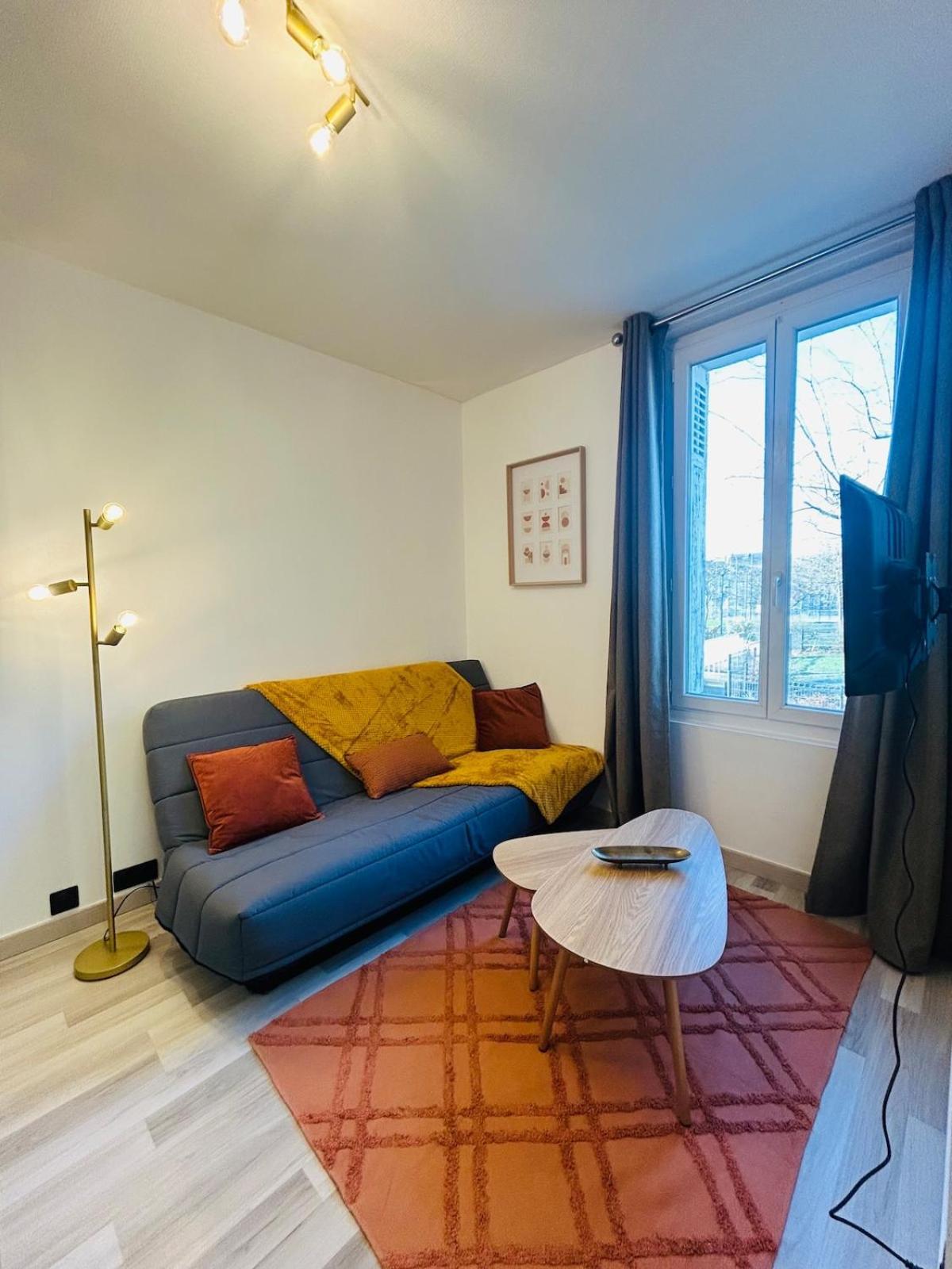 Appartement Charmant Proche Gare Tours Exterior photo