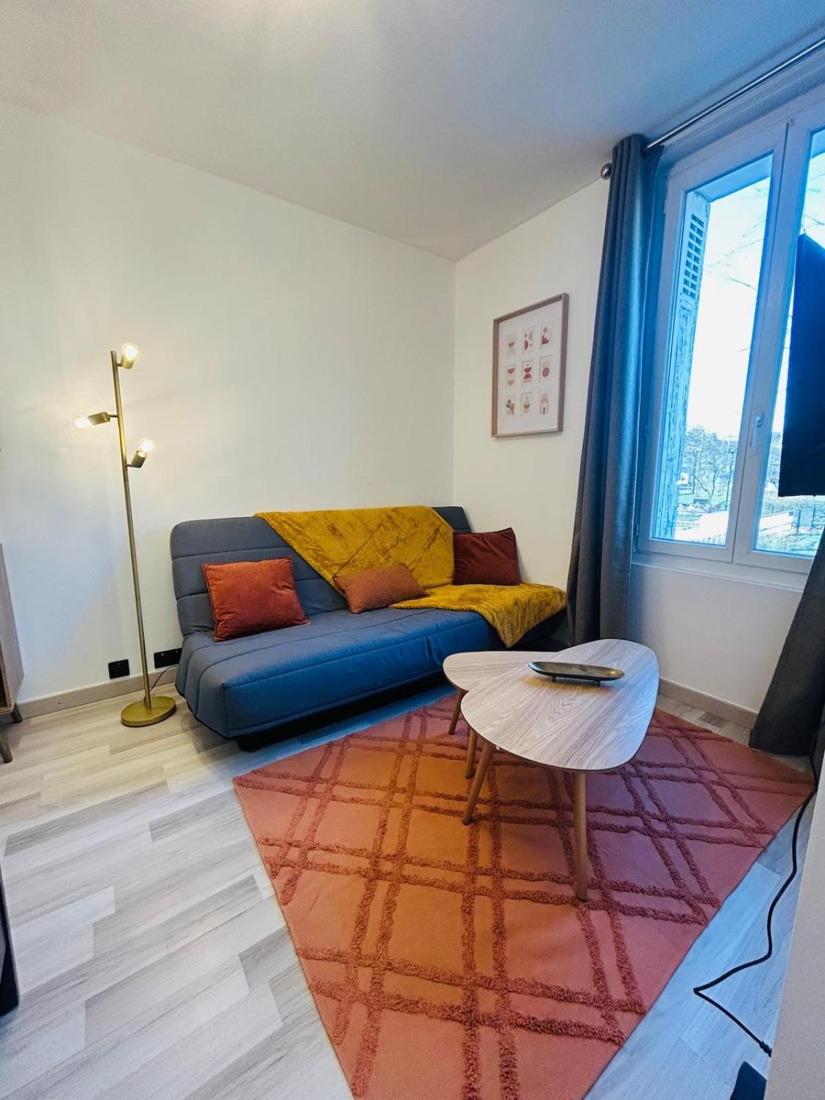 Appartement Charmant Proche Gare Tours Exterior photo